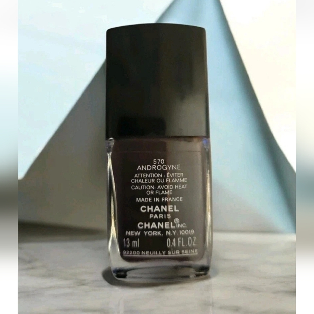Chanel Le Vernis Nail Polish #570 Androgyne 0.4 oz RARE RETIRED Smoky Eggplant - Picture 2 of 6